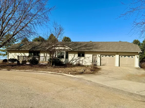 236 Wilson St, Alden, MN 56009