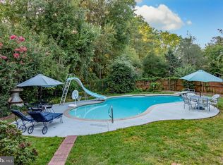 2218 Traies Ct, Alexandria, VA 22306