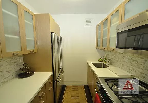 5th image of 212 E 47th St APT 24C