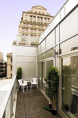Sold by R New York | media 13