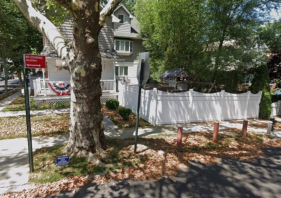 2nd image of 95 Crosshill St