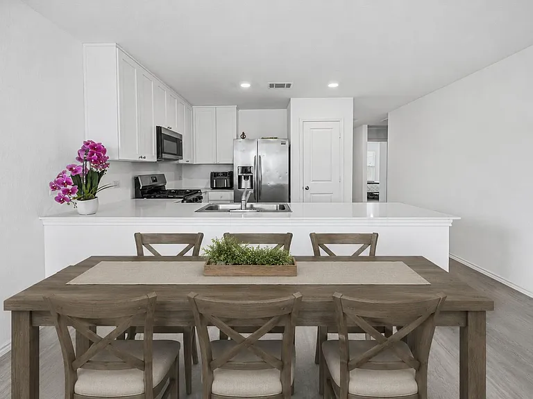 108 Evening Glow Dr — Photo 1