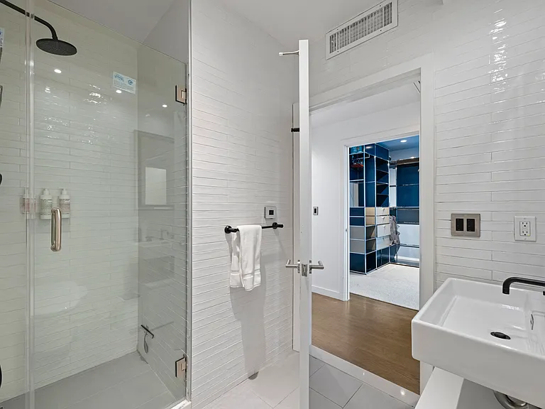 265 E Houston St #7 — Photo 22