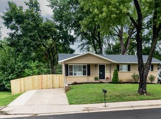 24 Robin Dr, Saint Charles, MO 63301