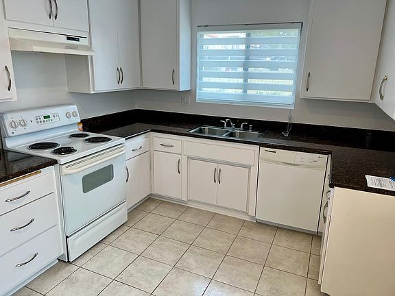 Spacious Kitchen
