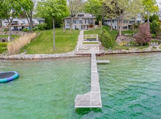 15284 Bealfred Dr, Fenton, MI 48430