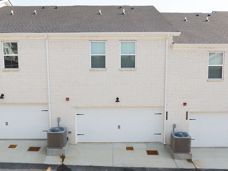 204 Douglas Bend Rd — Photo 3