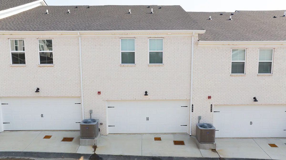 Building Photo - 204 Douglas Bend Rd