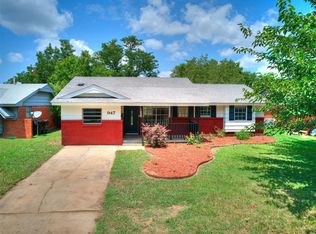 947 NW 2nd St, Moore, OK 73160