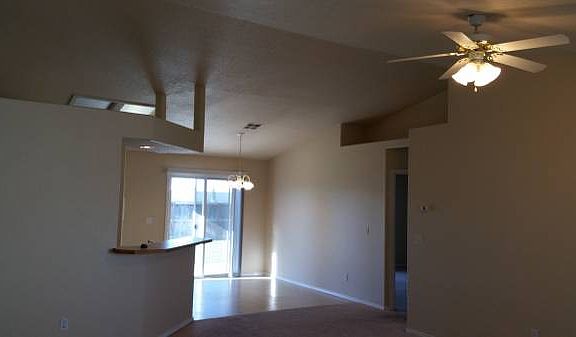 01111_8clUXqzT2iW_600x450_11252015