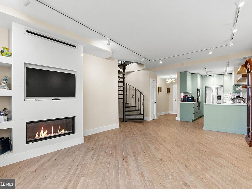 1st image of 700 New Hampshire Ave NW #1512