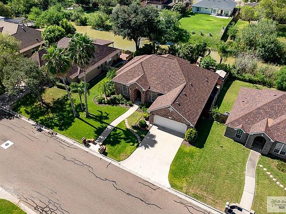 3rd image of 2201 Lazy Lake Dr