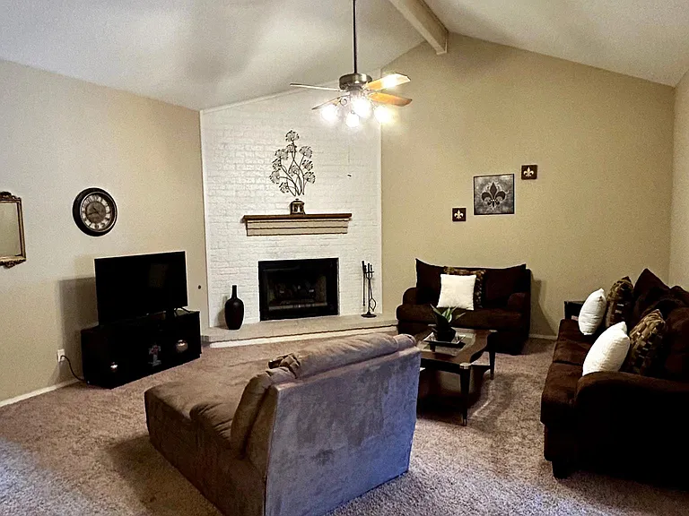 2237 Valleyview Blvd — Photo 8