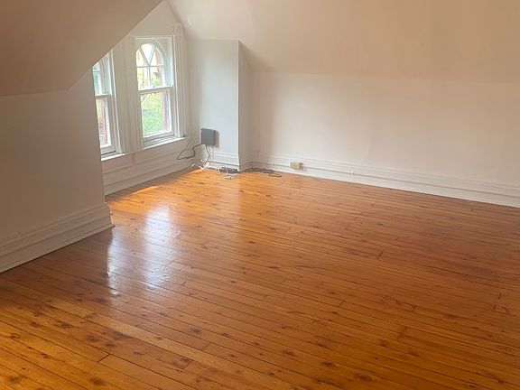 4th image of 361 Stratford Ave