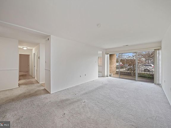 5th image of 446 Girard St APT 104