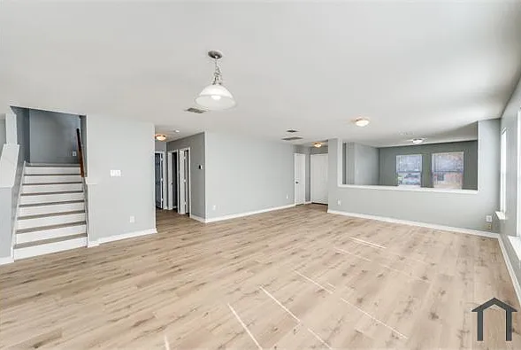 1600 Lionheart Dr — Photo 5