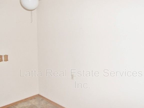 5th image of 1603 S Harris Ave