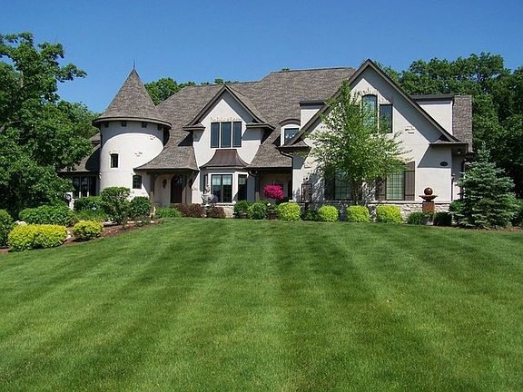 3rd image of 2510 Chatham Ln