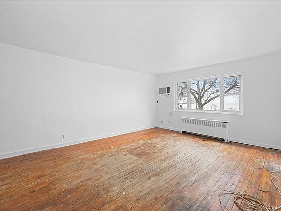 5th image of 1045 Shore Parkway #B