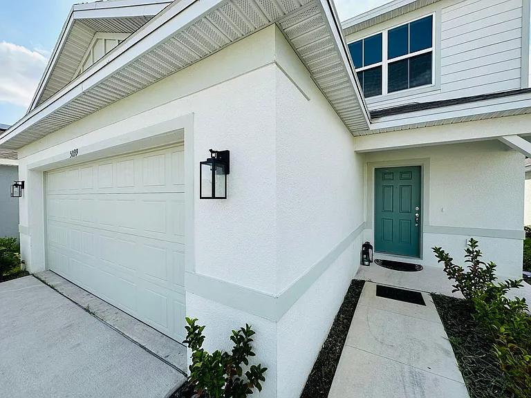 5269 Royal Point Ave — Photo 2