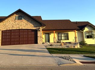 560 15th Ave NW, Watertown, SD 57201