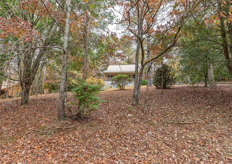 2nd image of 103 Autumn Ln