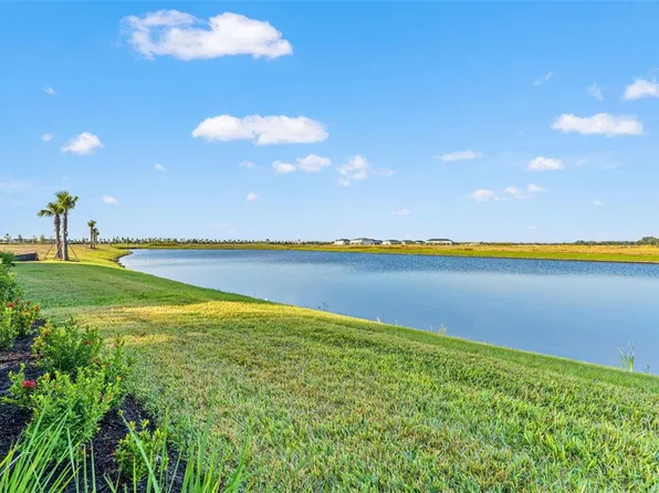 2126 Sylvester Palm Ln, Bradenton, FL 34212