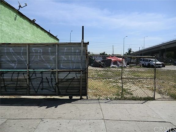 5th image of 1901 E Imperial Hwy