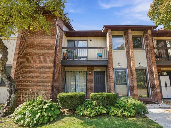 33537 Pondview Cir #126, Livonia, MI 48152
