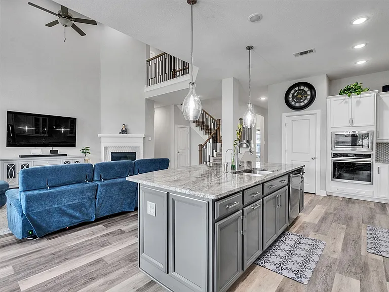 32212 Highwood Green Ln — Photo 13
