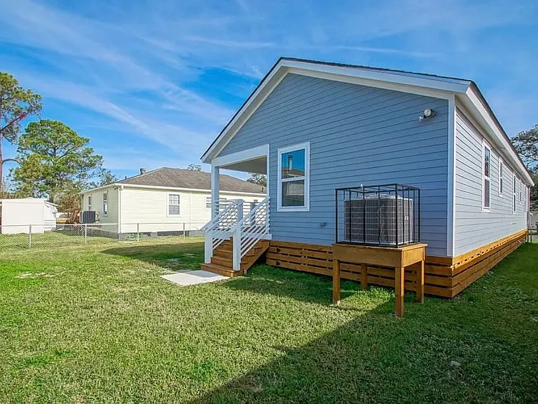 5171 Feliciana Dr — Photo 20