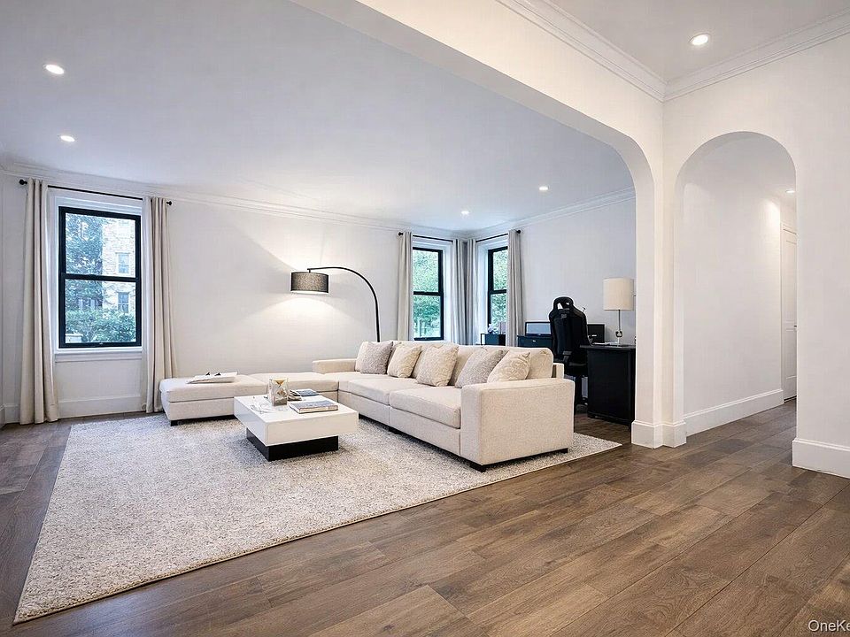 1st image of 3000 Valentine Avenue #2E