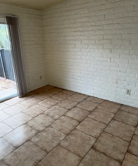 2948 N Tyndall Ave #2948 — Photo 4