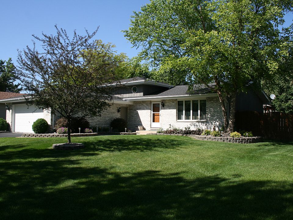 1st image of 2617 Calumet Ave