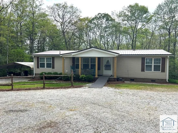 412 Wolf Creek Ln, Ararat, VA 24053