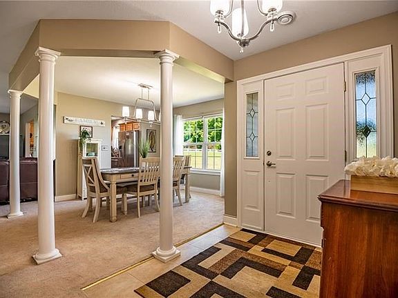 3rd image of 420 Stewart Ln