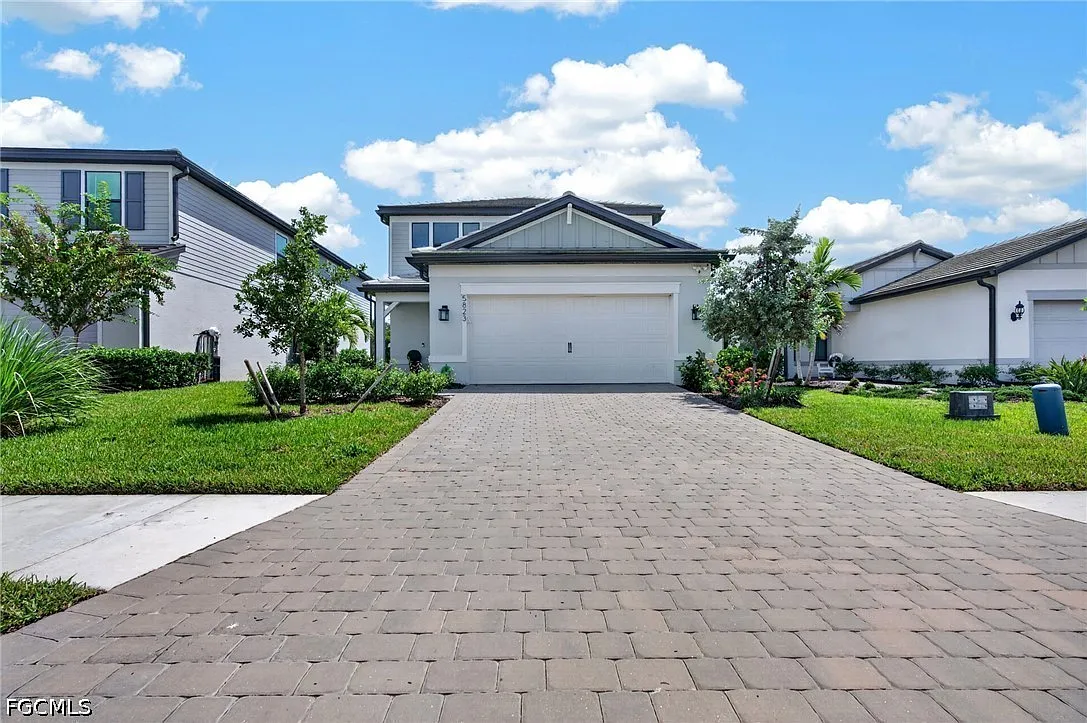4 bed, 3.0 bath, 2208 sqft, $6,500 — Photo 1
