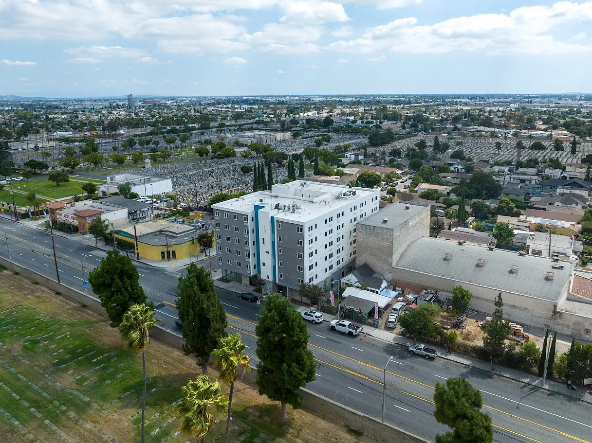 4252 Whittier Blvd — Photo 1