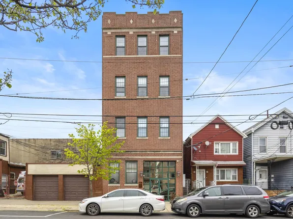 9 East 18th Street image 1 of 12
