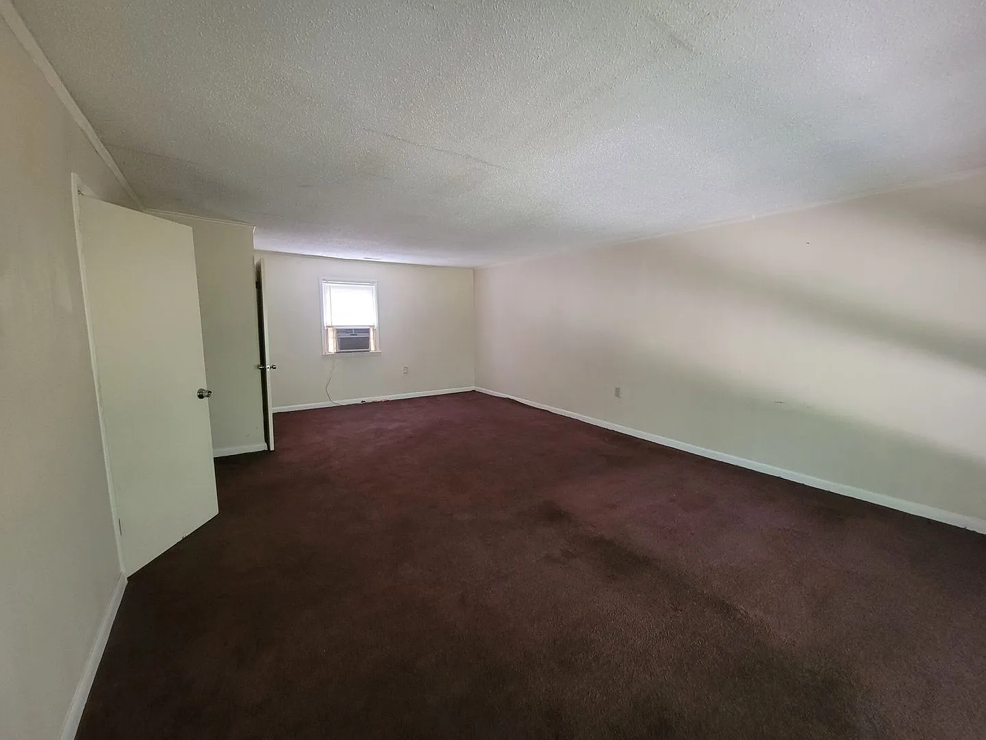 3+ Bedroom 2 Bathroom House in North Huntsville — Photo 4