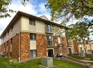 433 S Johnson St APT 1, Iowa City, IA 52240