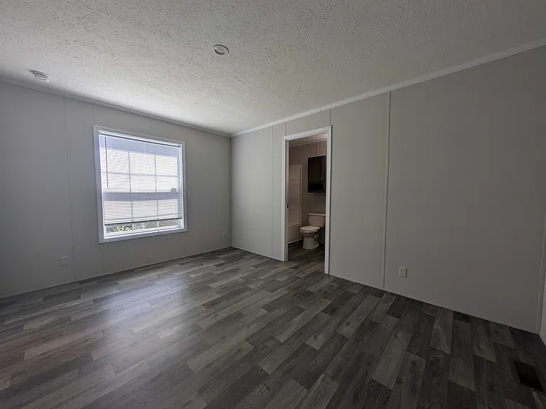 38000 Le Chateau Blvd #147 — Photo 11