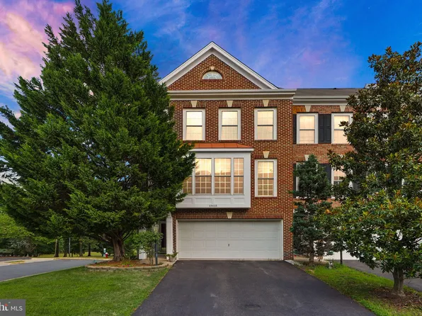 18418 Montview Sq, Leesburg, VA 20176