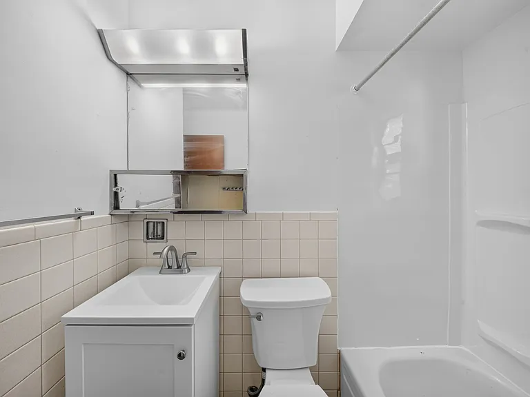 1095 Saint Michaels Ave #1095 — Photo 16
