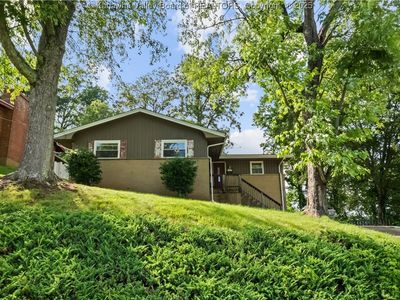 1204 Crown Dr, South Charleston, WV, 25309