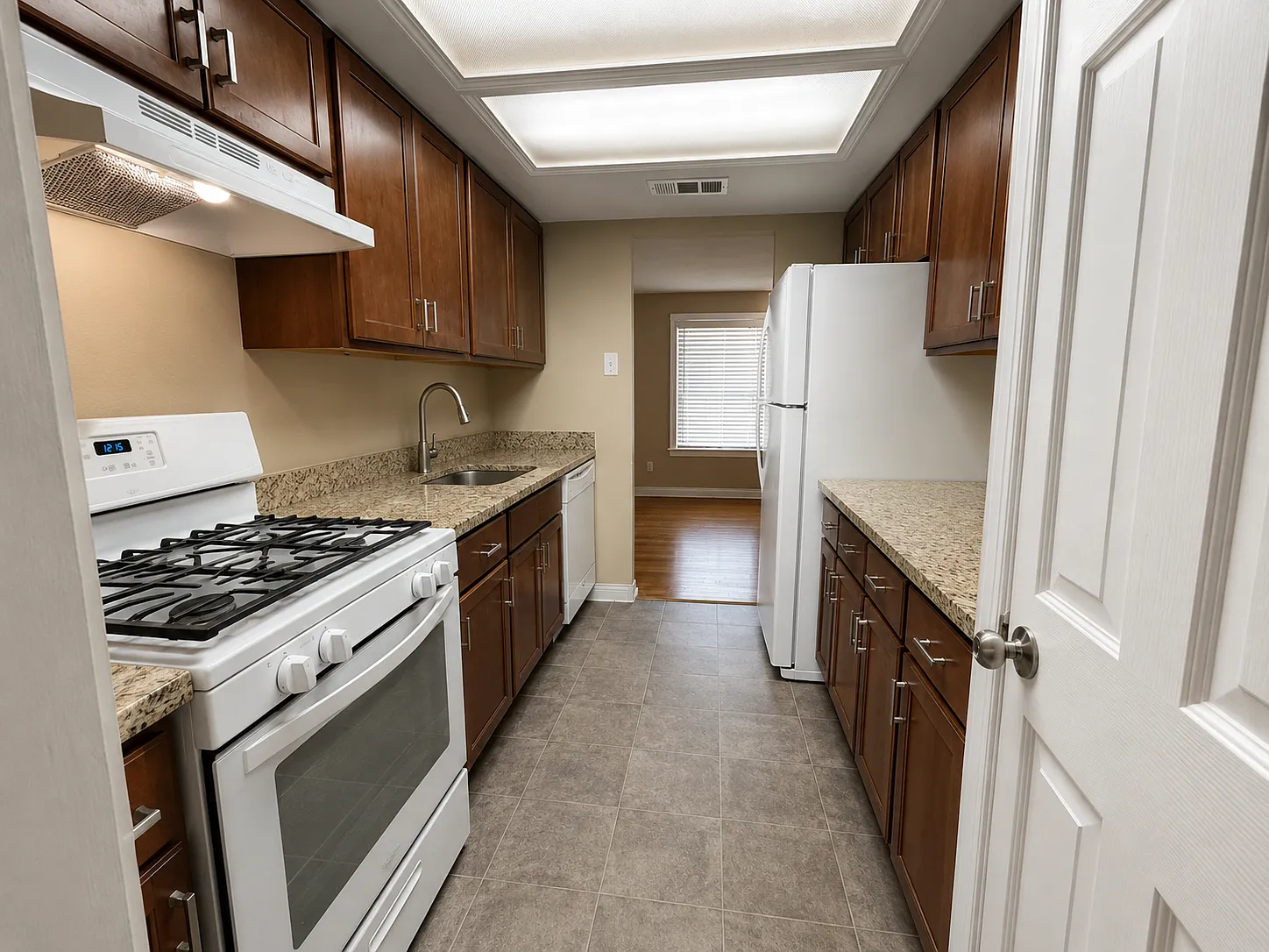 3 bed, 1.5 bath, $1,695 — Photo 4