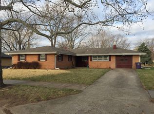 13594 Village Ct, Clive, IA 50325