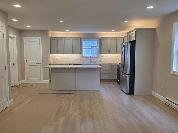 2nd image of 411 Avenue F