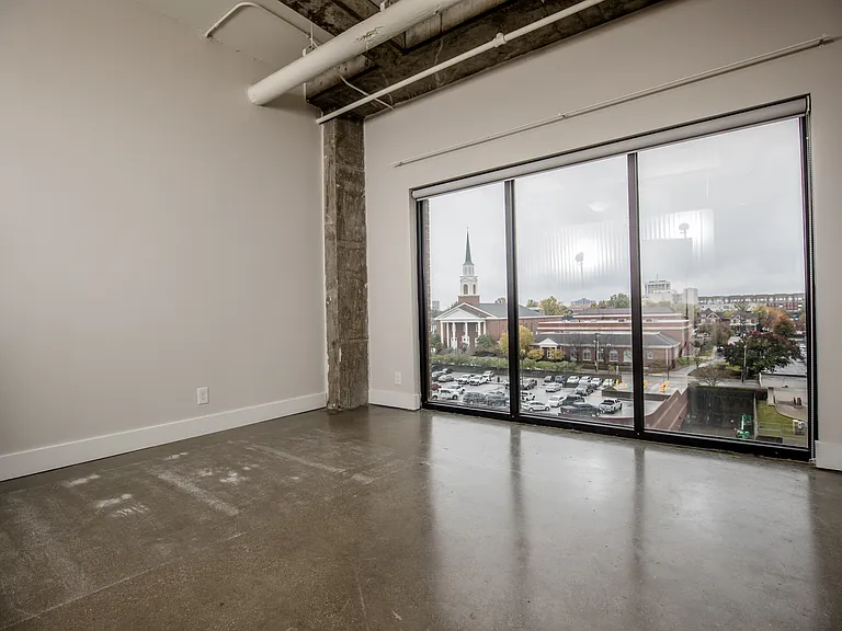 Park Plaza Apartments — Photo 8