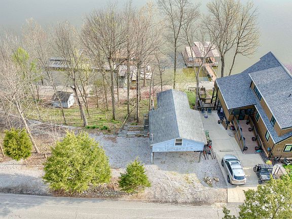 3rd image of 609 Hillandale Rd